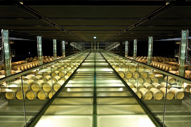 Médoc Region Half-Day Wine Tour with Winery Visit & Tastings from Bordeaux - Stop one at the château: what you should look for in the first tasting