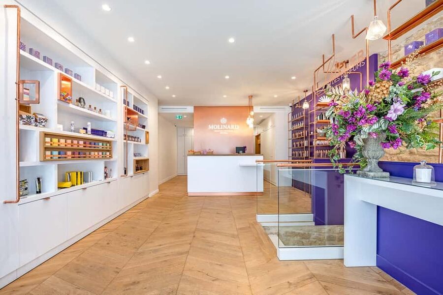 Molinard Parfums Paris 1er: Discovery Perfume Workshop - Choosing from 40 essences: how your fragrance actually gets built