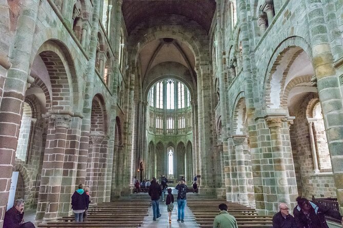 Mont Saint Michel Day Trip from Paris with English Speaking Guide - Approaching Mont Saint-Michel With an English Guide