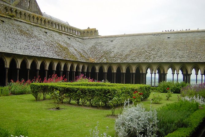 Mont Saint-Michel Small-Group Tour from Paris with Abbey Ticket - Free time in the village: lunch, shops, and choosing your own pace