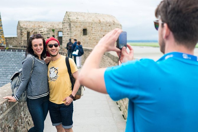 Mont Saint-Michel Small-Group Trip with Cider Tasting from Paris - Medieval streets and ramparts: your hour for views, photos, and wandering