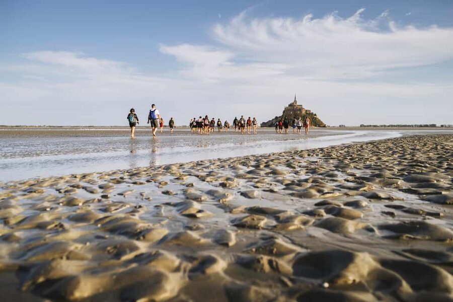 Mont-saint-Michel : Walk in the heart of the Bay - Barefoot rules and clothing: how to avoid a wet, uncomfortable day