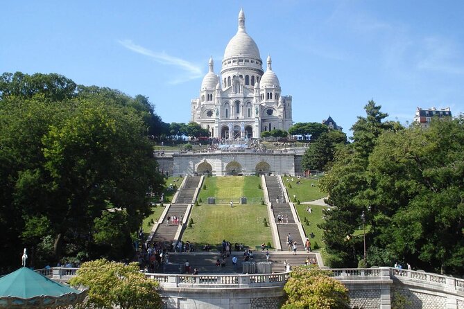 Montmartre and the Sacré-Coeur with the best guides in Paris - Place du Tertre: Live Artists, Portraits, and the Amélie Connection