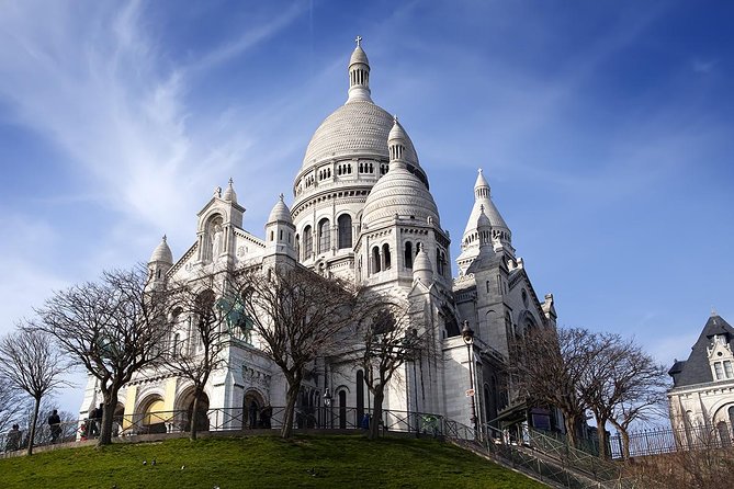 Montmartre District Walking Tour in Paris - Sacré-Cœur and the hilltop payoff