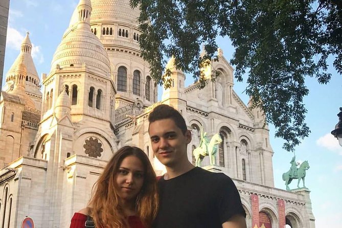 Montmartre Highlights - Bohemian Streets & Sacré-Coeur Basilica - Place du Tertre, the calm village feel at the end