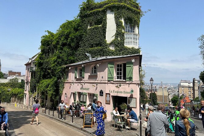 Montmartre Hill French Gourmet Food and Wine Tasting Walking Tour - Le Mur des Je t’aime and Place du Tertre: art stops that don’t feel like filler