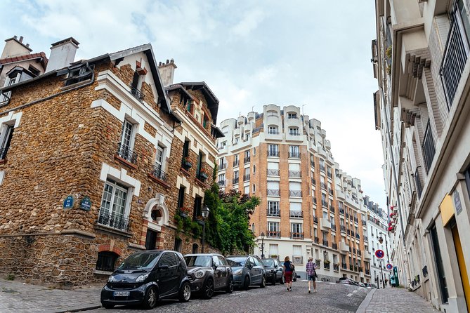 Montmartre Private Food Walking Tour With Locals: The 10 Tastings - How local hosts shape the tastings and the pace