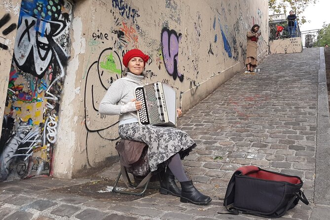 Montmartre/Sacre-Coeur/Paris- Artistic & Bohemian Epicenter - Guides Who Tell Stories Like They Live There (Jill and Matt)