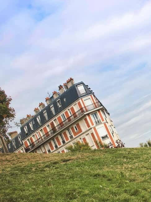 Montmartre. The artist village+its unique charm. My hood. - Sacré-Cœur visit, break time, and the 130-metre panorama