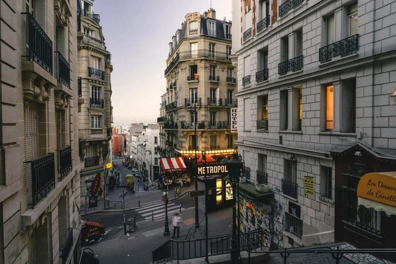 Montmartre. The artist village+its unique charm. My hood. - Practical expectations for the walk