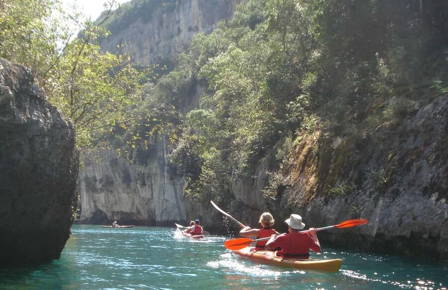 Montpezat: Canoe and kayak rental in the Verdon Gorges - What to pack for a Provence paddle in the Verdon Gorges