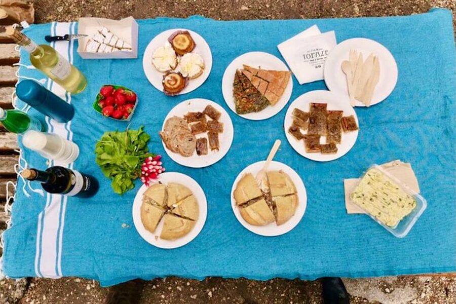 Nice: Food and Wine Old Town Guided Walking Tour - Castle Hill picnic at Colline du Château: the view plus the niçoise classics