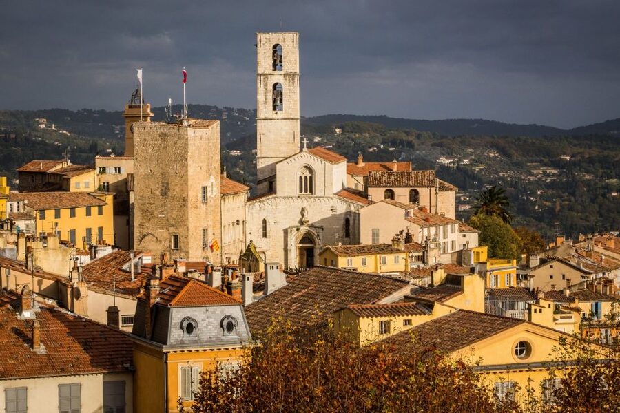 Nice: Medieval Villages Full-Day Guided Trip - Pacing, van comfort, and what the day feels like in motion