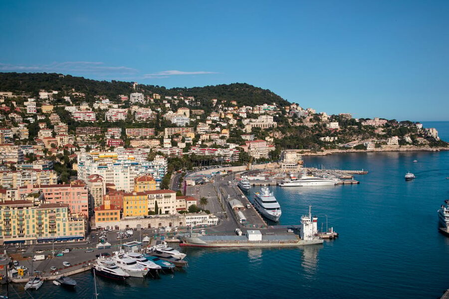 Nice: Old Town Treasures and Castle Hill Walking Tour - Meeting at Castel Plage and using the guide to get your bearings
