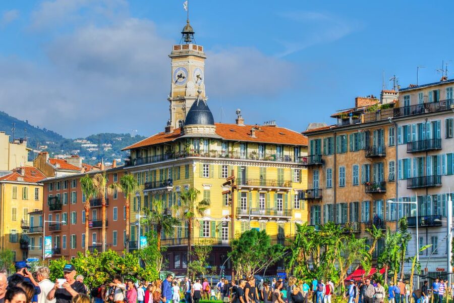 Nice: Old Town Treasures Walking Tour - Walking the alley maze: how to enjoy getting a little lost