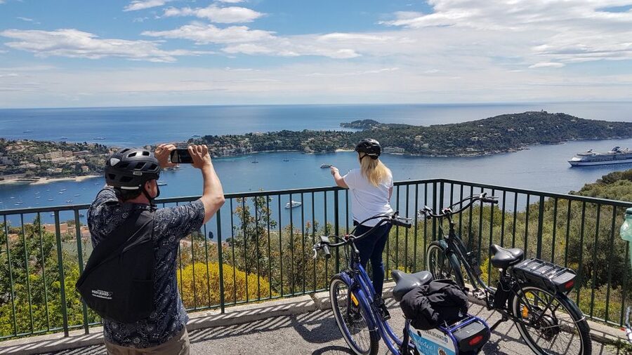 Nice: Panoramic French Riviera E-Bike Tour - First Turns Along the Promenade des Anglais