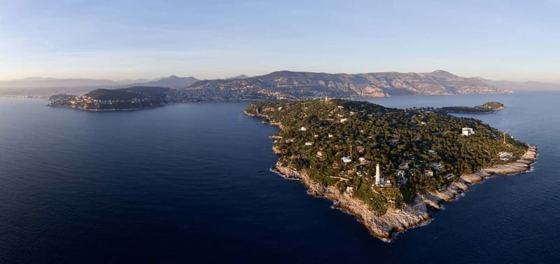 Nice: Snorkeling Speedboat Tour in Villefranche Bay - The 15-minute speedboat ride from Nice, why the views are part of the show