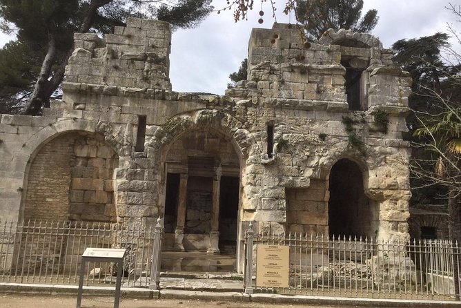 Nimes, Uzes & Pont du Gard Small Group FULL DAY Tour from Avignon - Pont du Gard UNESCO aqueduct: the wow moment, built to be walked
