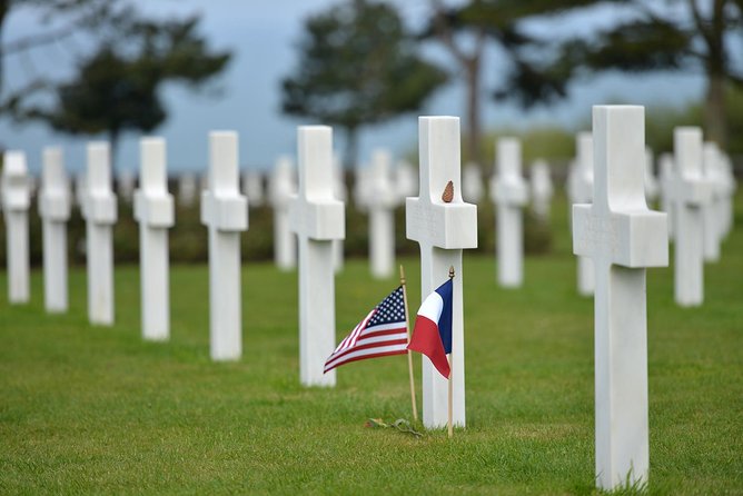 Normandy American D-Day Experience (From Bayeux Station) - Omaha Beach: guided briefing, then tide-dependent sand time