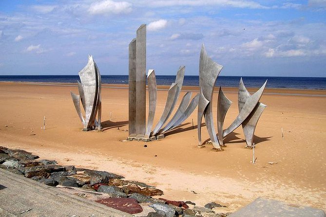 Normandy American D-Day Experience - Group tour from Bayeux - Omaha Beach Stop: The Landing Ground, Plus a Short Sand Walk