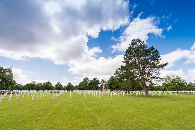 Normandy D-Day Tour From Paris - Plages du Débarquement: Coast walks and a respectful start