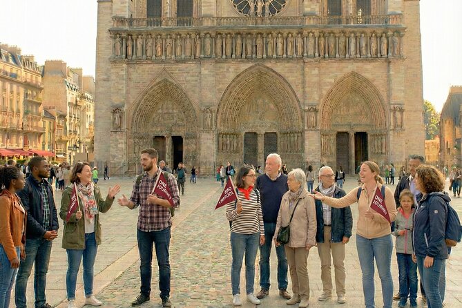 Notre Dame Cathedral:Interior & Exterior Small Group Guided Tour - Hearing the guide: why audio can be tricky
