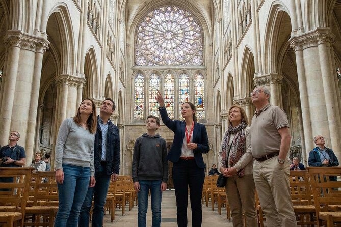 Notre Dame Cathedral:Interior & Exterior Small Group Guided Tour - The exterior portion: a 30-minute circuit with the right order