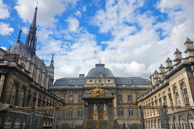 Notre Dame Outdoor Walking Tour and Entrance to Sainte Chapelle - Starting at Pont au Double, then walking the Île de la Cité on purpose