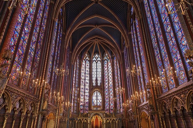 Outdoor Notre-Dame walking Tour with Sainte-Chapelle Entry - Where you start at Parvis Notre-Dame, and how to actually find your guide