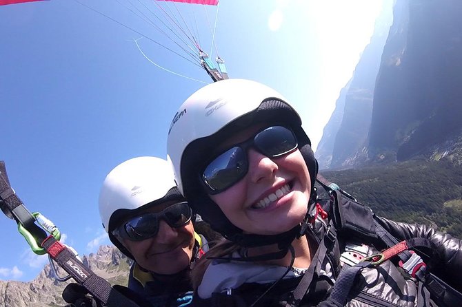 paragliding discovery flight - Landing back in the valley, plus your flight footage