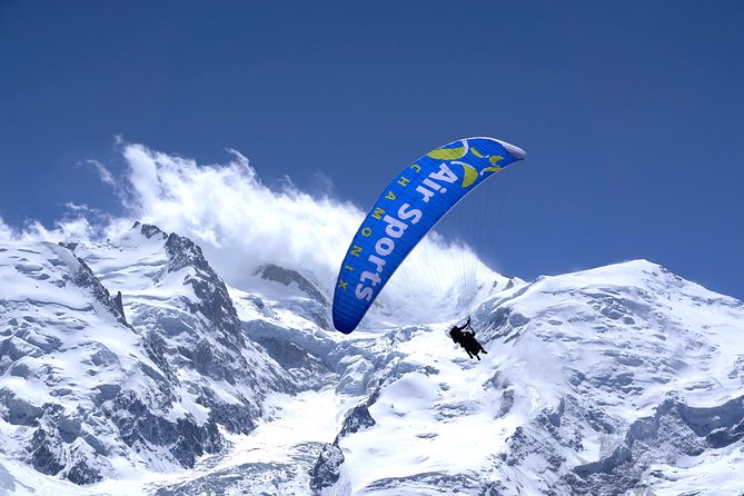 Paragliding Tandem Flight over the Alps in Chamonix - Pilots who keep you safe and keep things fun