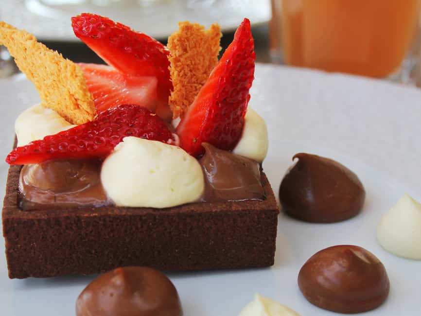 Paris: 1-Hour Sightseeing Cruise and 3-Course Bistro Dinner - Key things I’d bank on