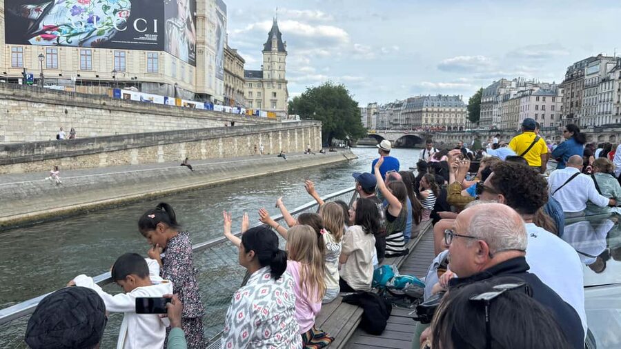 Paris: 1-Hour Sightseeing Cruise and 3-Course Bistro Dinner - Price and Value: Is $76 Actually Fair?
