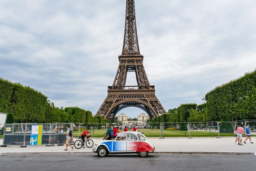 Paris: 1-Hour Vintage Citroen 2CV Tour - Why the Citroën 2CV tour feels different from any other Paris ride