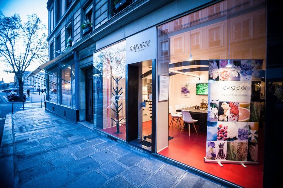Paris: 2-Hour Perfume Creation Workshop - The Scent Tasting Stage: Smell About 12 Fragrances Before You Mix