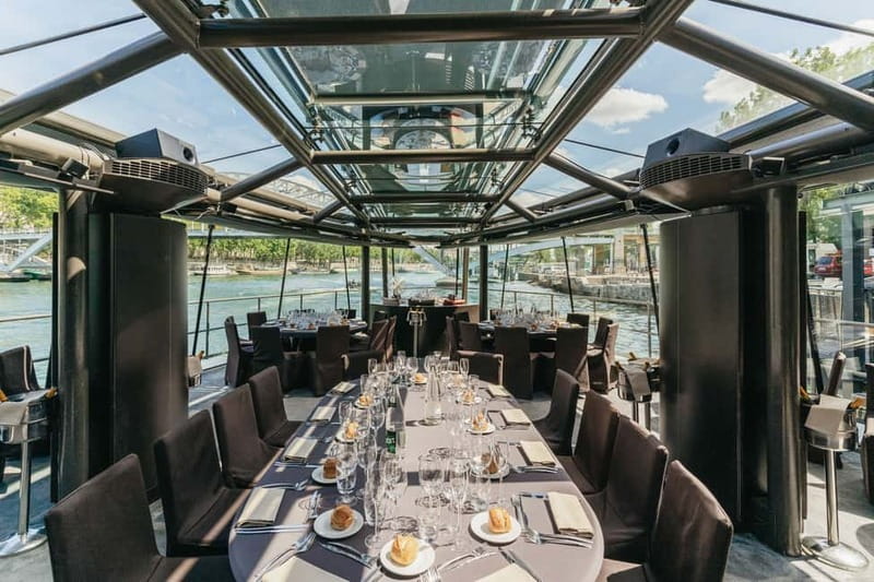 Paris: 2-Hour River Seine Lunch Cruise with 3-course-menu - Where to sit for the best photos and the most comfortable ride