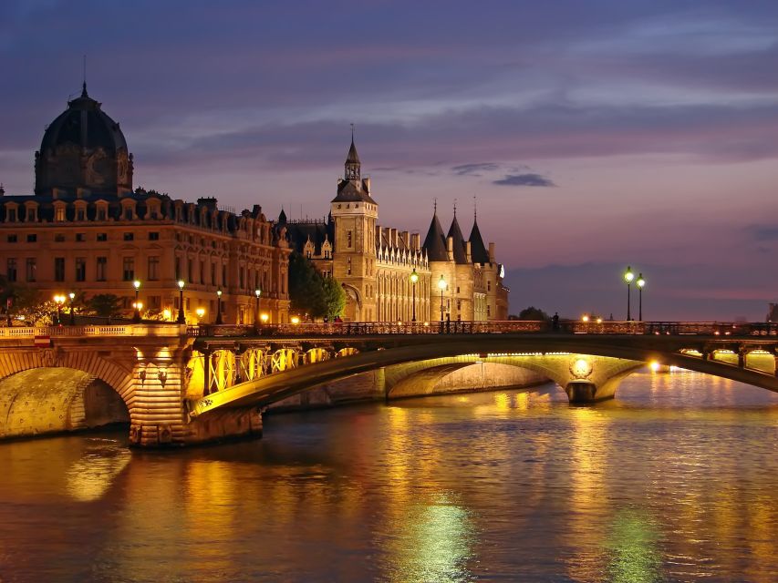 Paris: 3-Course-Dinner Cruise with Wine on the Seine River - Glass Canopy Views and Seat Choice, Especially the Front Table