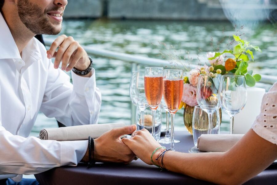 Paris: 3-Course-Dinner Cruise with Wine on the Seine River - Service Style: Friendly, Fast, and Built for the Schedule