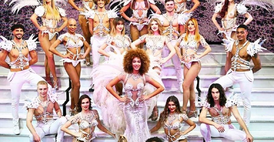 Paris: 3-Course Dinner & Show at Paradis Latin Cabaret - Two menu choices with Guy Savoy: Prestige or Gustave Eiffel