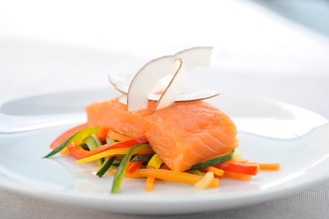 Paris 3-Course Gourmet Dinner and Sightseeing Seine River Cruise - Best For, Skip If: Who This Cruise Suits
