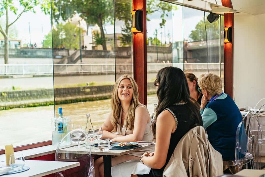 Paris: 3-Course Italian Meal Seine Cruise - Key things that make this cruise worth it