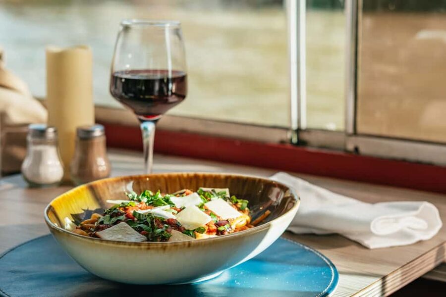 Paris: 3-Course Italian Meal Seine Cruise - Boarding at 11:45 am, departure at 12:15 pm, back by 2:15 pm