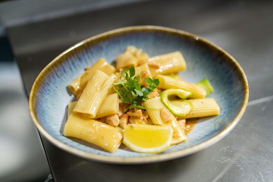 Paris: 3-Course Italian Meal Seine Cruise - Drinks and the real value of the $69 price