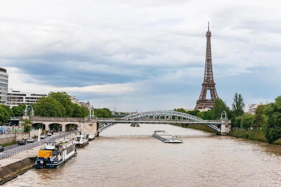 Paris: 3-Course Italian Meal Seine Cruise - Landmark views: what you can hope to see