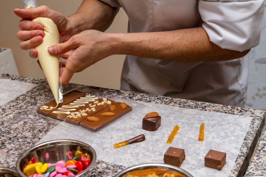 Paris: 45-minute Chocolate Making Workshop at Choco-Story - Key moments that make this workshop worth your time