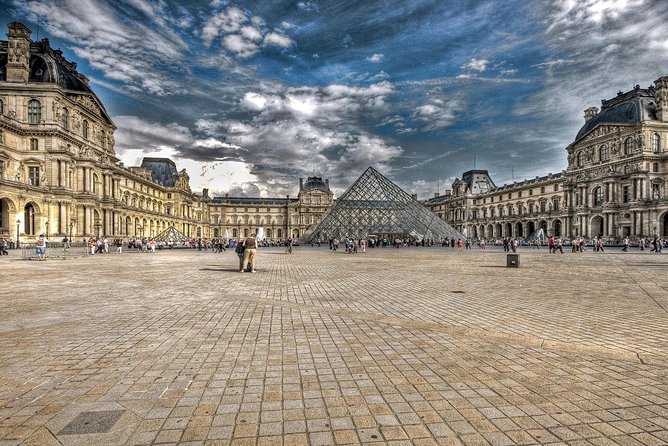 Paris Airport Transfer: Paris Airport CDG to Paris by Luxury Van - Comfort Details That Make the Transfer Feel Premium