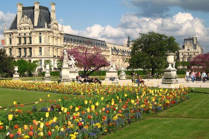 Paris Airport Transfer Service - Timing in Real Life: Waiting Time, Flight Tracking, and Delays