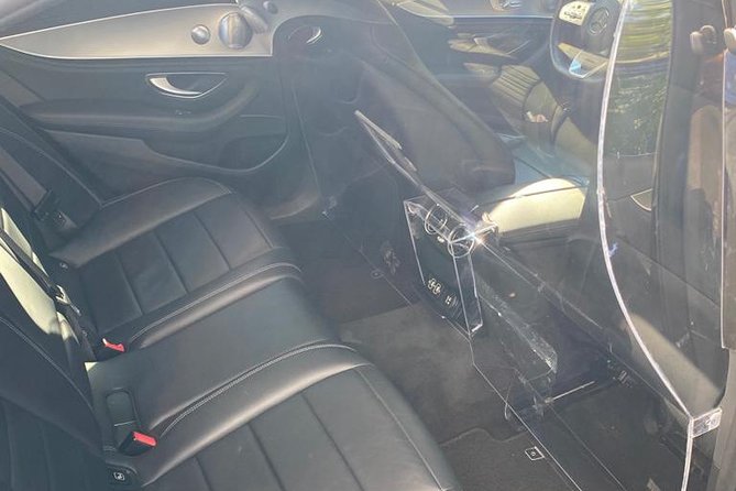 Paris Airport Transfers - Private Car - Named drivers and the small touches that make the ride feel professional
