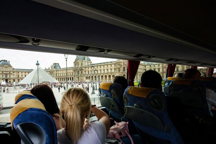 Paris: Audio-Guided Bus Tour & Seine River Cruise - Weather, timing, and the reality of city traffic