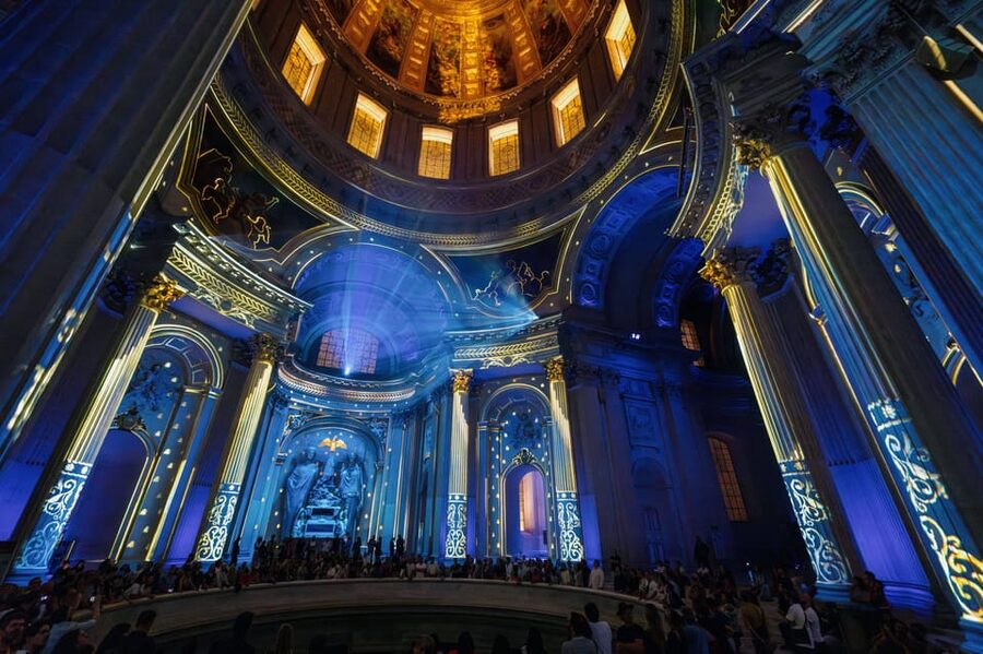 Paris: Aura Invalides Immersive Experience Entry Ticket - Sound, Light, and Comfort: What to Bring for a Chilly, Loud, Flickery Evening